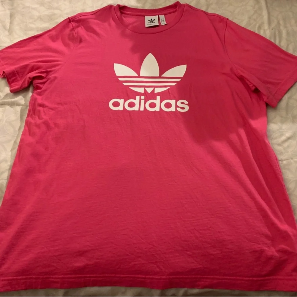 Adidas Men’s OG Pink Trefoil T-Shirt - Picture 1 of 2
